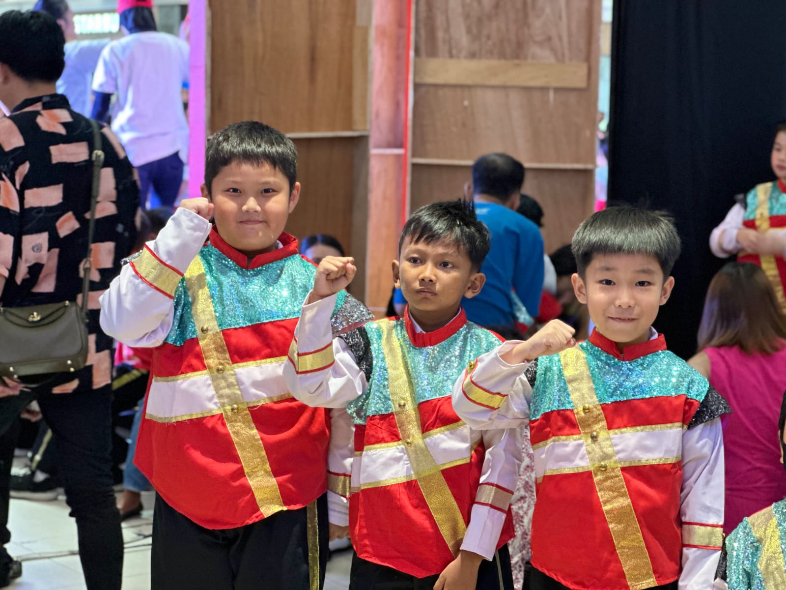 Kostum Karnaval Anak Ceria