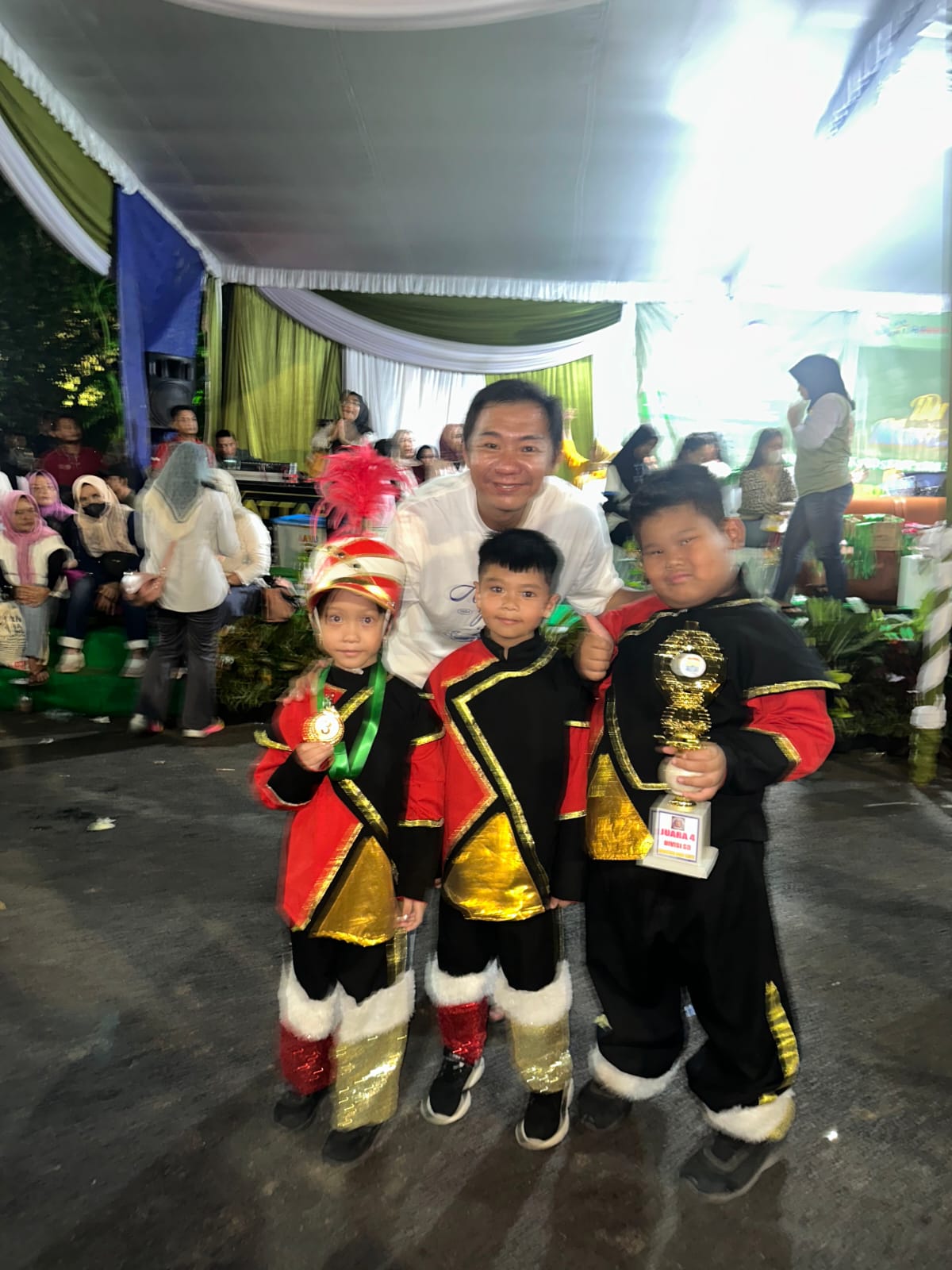 Piala Penghargaan Juara 4 Drum Band