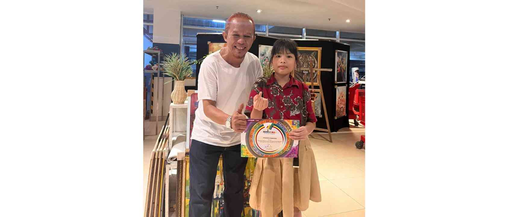 Membanggakan! Azalea Afshah Musfira Raih Sertifikat Pameran di Festival Budaya Anak Negeri