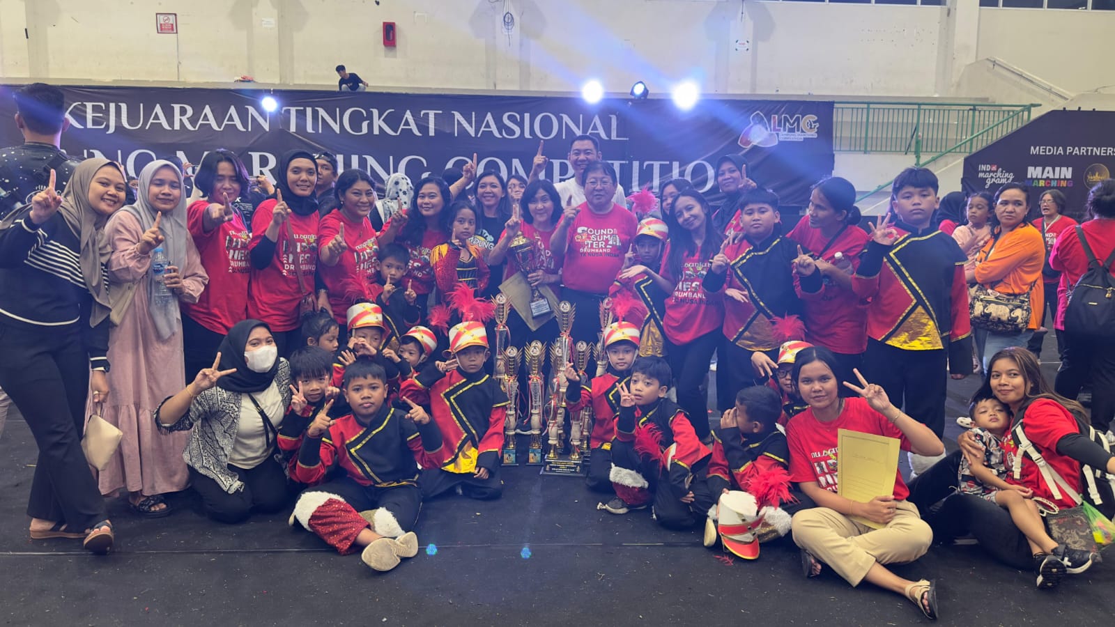 Kebersamaan Tim dan Pendukung