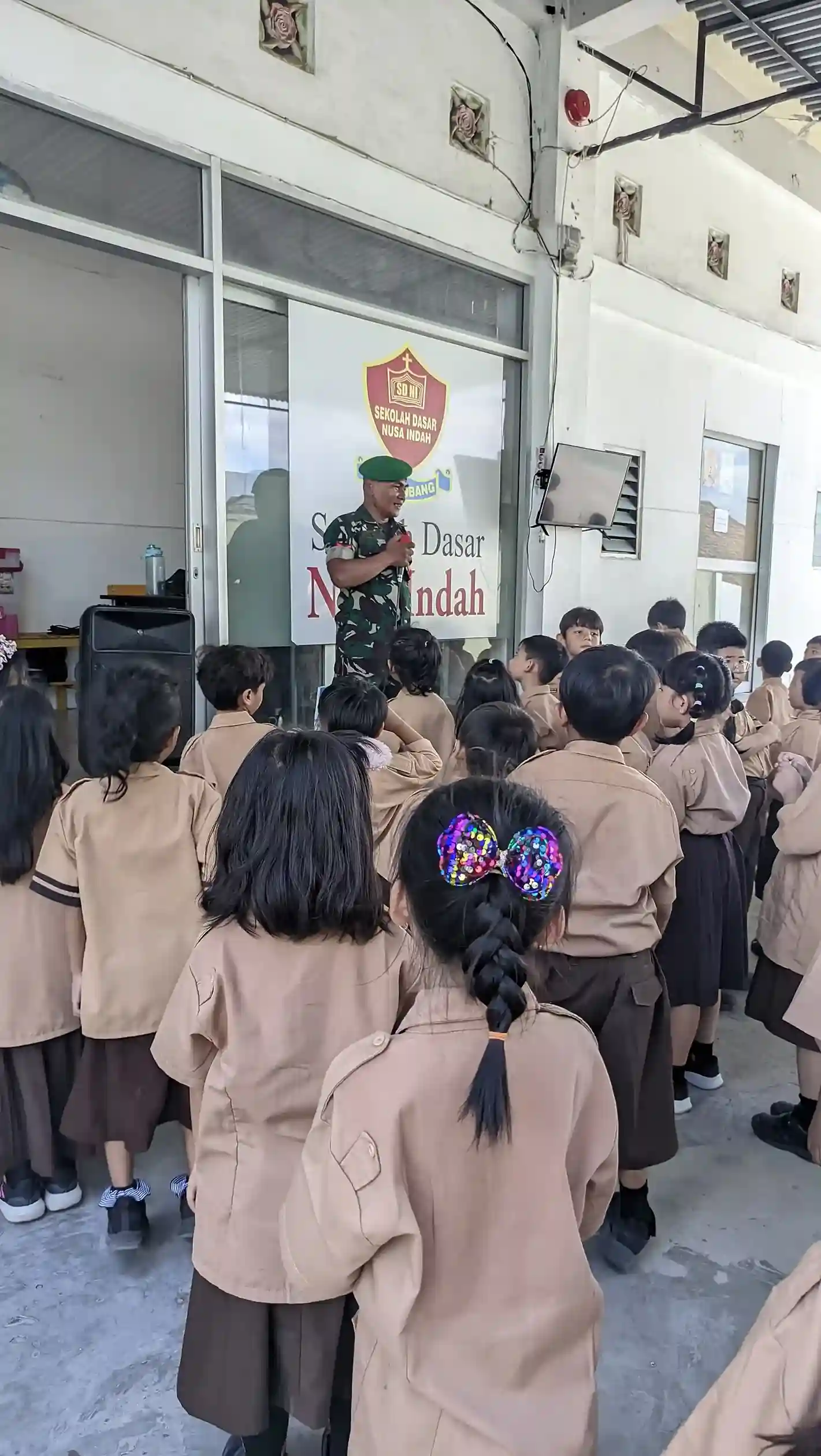 Suasana interaktif program Parent as a Teacher di kelas SD Nusa Indah
