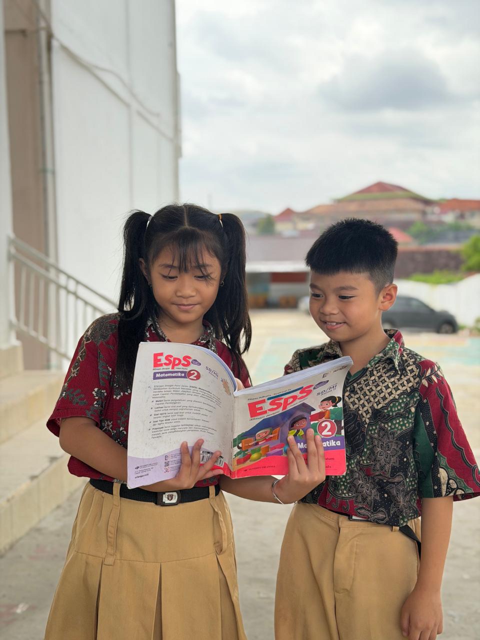 Mengatasi Bahaya Gadget pada Anak: 5 Aktivitas Pengganti yang Seru & Edukatif